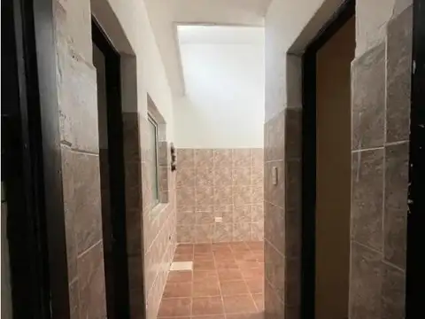 Galpón en  Alquiler en excelente ubicacion de Quilmes Oeste.. 