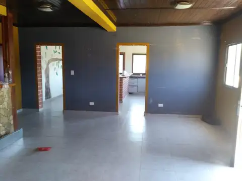 Casa 5 ambientes con 2 baños