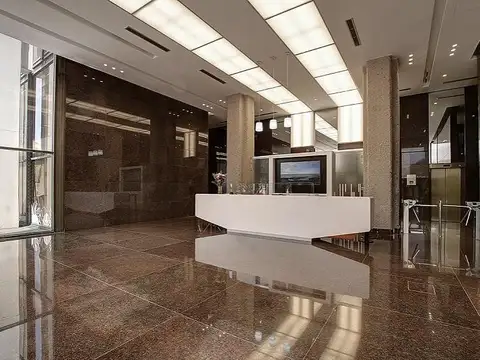 Oficina en Venta con 6 cocheras