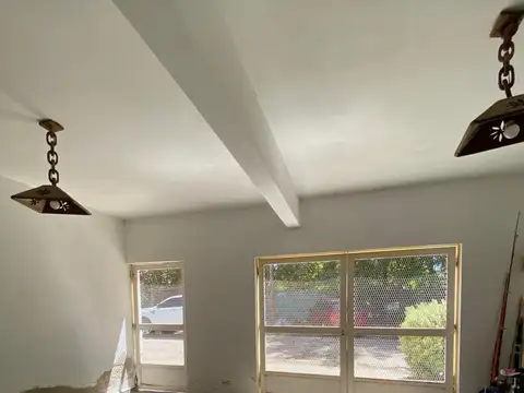 Los Laureles  al 700