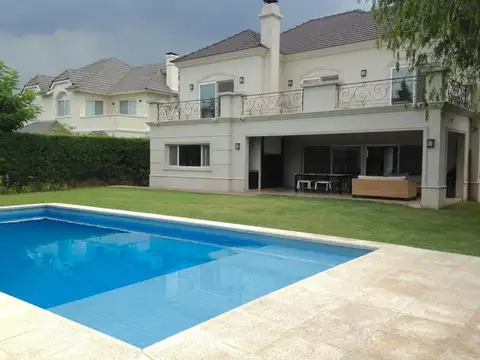 Casa en Venta en La Caballeriza, USD 530.000