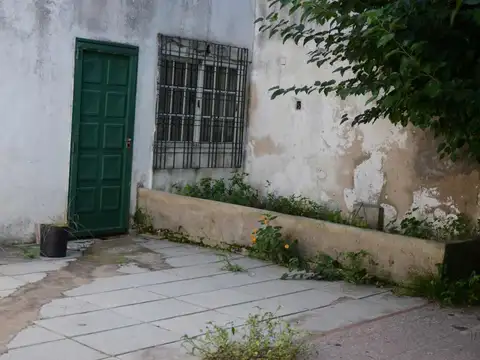 VENTA CASA A REFAC. 433M2 LOTE 8.66X50 RAMOS MEJIA