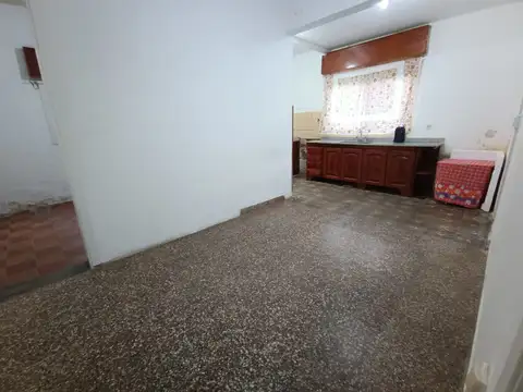 Depto Tipo Casa en Alquiler 50 años