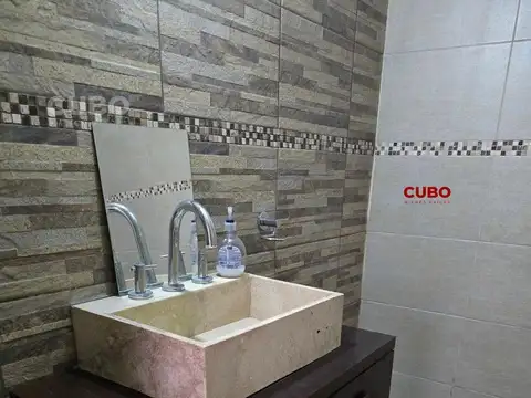Casa 7 ambientes con 1 baño