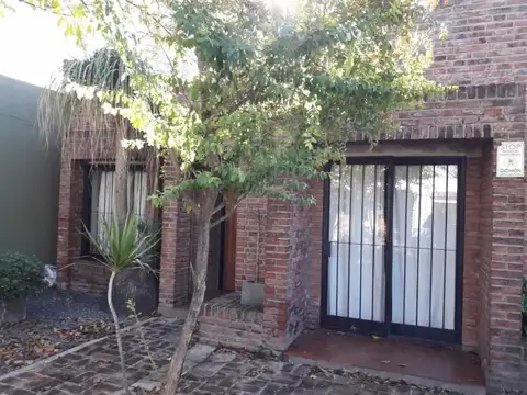 HERMOSA CASA DE 4  AMBIENTES, AMPLIO  PARQUE