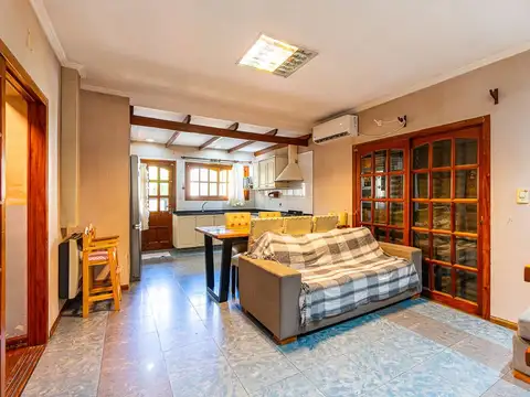 Casa en Venta con 4 cocheras