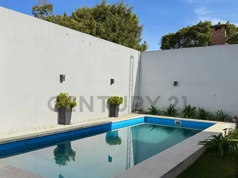VENTA CASA 5 AMBIENTES VILLA BOSCH CON PILETA COCHERA