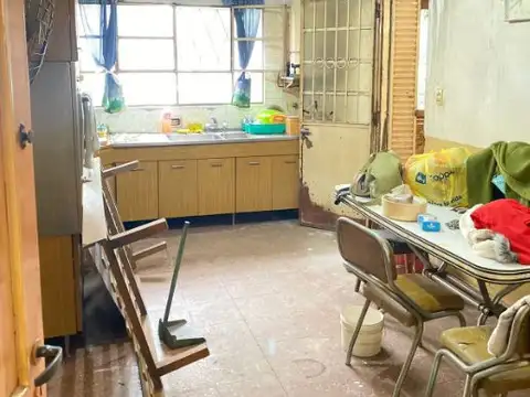 CHALET DE 4 AMBIENTES A REFACCIONAR - MORON NORTE