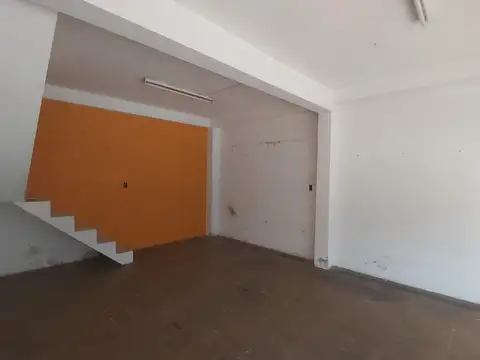 Venta local en Roque Perez, centro