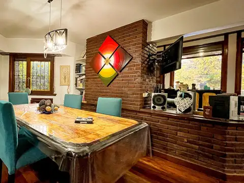 Casa en Venta con 2 cocheras