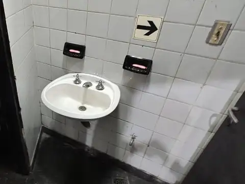 Local en Venta Via Púb.