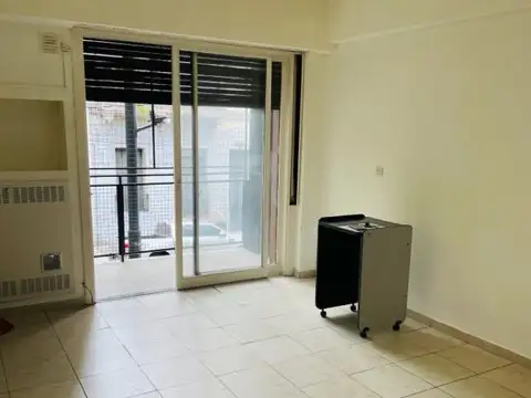 MONOAMBIENTE AL FRENTE