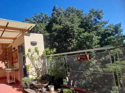 Casa en venta - 5 Dormitorios 3 Baños - Vicente López