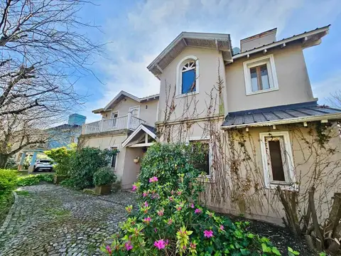 Avenida Benavidez 900