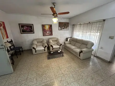 Casa 6 ambientes con 3 baños