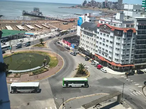 Hermoso departamento frente al mar.