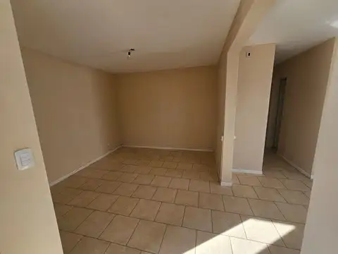 Depto Tipo Casa en Alquiler en Villa Adelina, $ 1.050.000