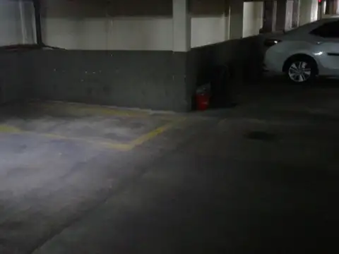 Cochera en Venta con acceso Horizontal