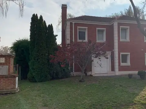 Casa 4 ambientes con 3 baños