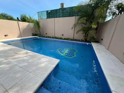 Venta de Casa con 5 ambientes con cochera jardín y pileta en Bella Vista APTA CREDITO