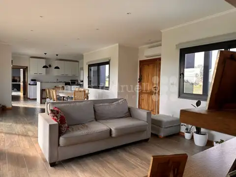 VENTA CASA EN PUERTO CHASCOMUS LAGUNA