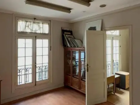 Departamento en alquiler - 4 Dormitorios 2 Baños - Tribunales