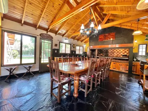 CASA VENTA 5 AMBIENTES QUINCHO PILETA APTA CREDITO