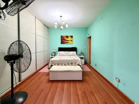 Depto Tipo Casa 4 ambientes con 3 baños