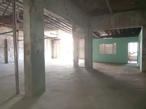 Galpón 300m2 S/Lote 16x50 Playa de Maniobras Ámplio