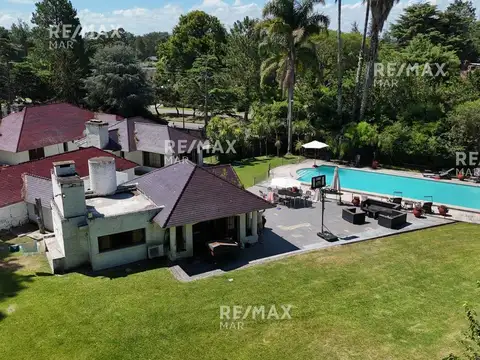 Casa 9 ambientes con 7 baños