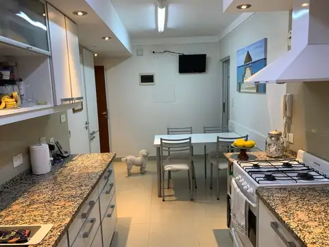 Departamento en Venta de 4 dormitorios