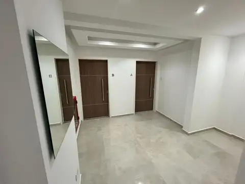 Rafaela 5100, Piso pb