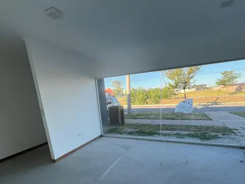 Local en Alquiler en Alvear, $ 600.000