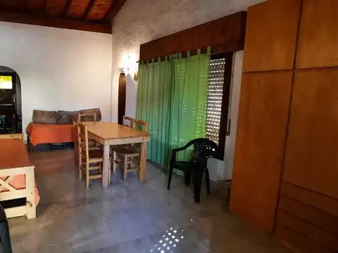 Casa 2 ambientes con 1 baño
