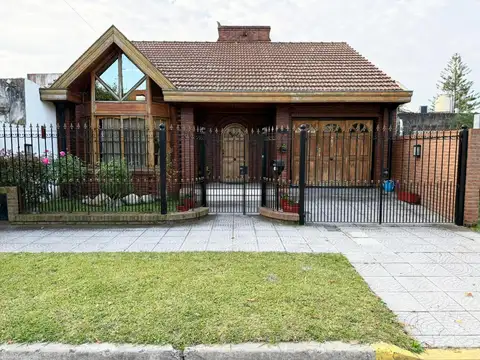 Venta Casa Don Bosco, 4 Ambientes, 3 Dorm, 2 Baños