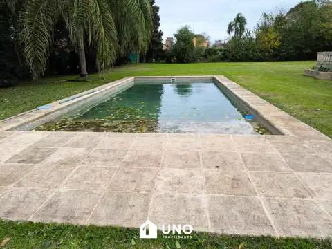 Santa Fe y San Martín - Casa de 3/4 Dormitorios.