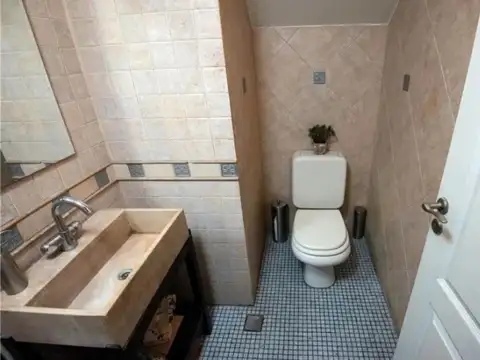 Casa 5 ambientes con 2 baños