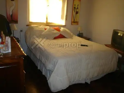 Casa en Alquiler con 1 cochera