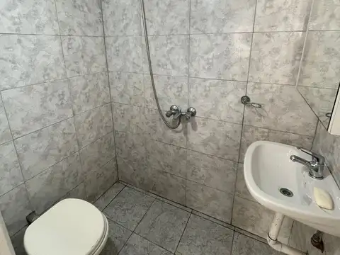 VENTA EN BLOCK, TERRENO CON DOS VIVIENDAS SALIDA A DOS CALLES