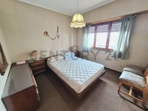 Departamento 3 ambientes con balcón al frente zona La Perla