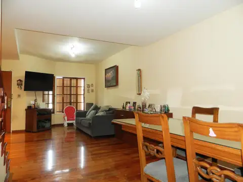 Depto Tipo Casa en Venta de 4 ambientes