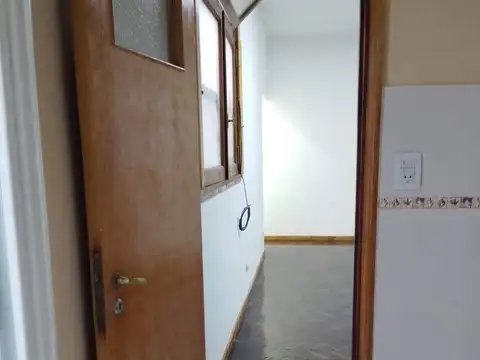 Departamento tipo casa en alquiler en Flores