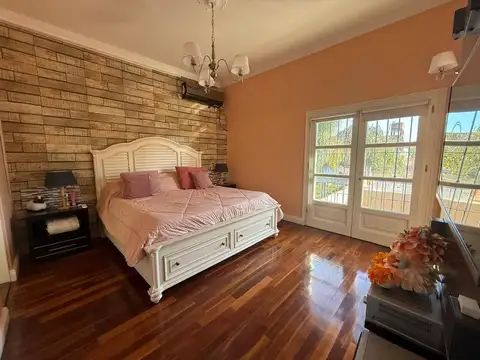 Casa 6 ambientes con 3 baños