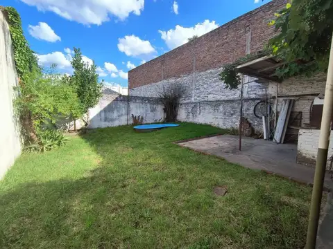 CASA 4 AMBIENTES VILLA LUZURIAGA VENTA FONDO PARRI