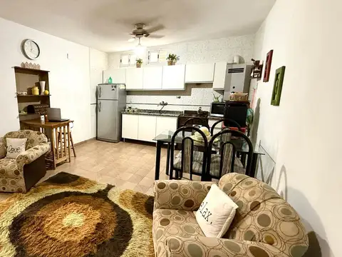 Español 5200 - Departamento en venta de pasillo de dos dormitorios - Rosario, Azcuénaga