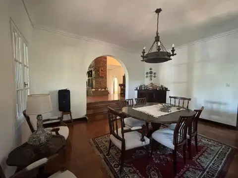 Casa en Venta con 4 cocheras