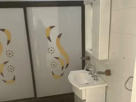 Venta de Casa PH 4 ambientes con cochera, Santos Lugares