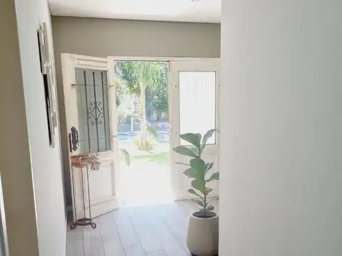 Casa 5 ambientes con 4 baños