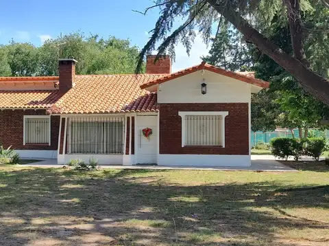 Hermosa Casa Quinta. Zona Cañuelas con Huerta organica