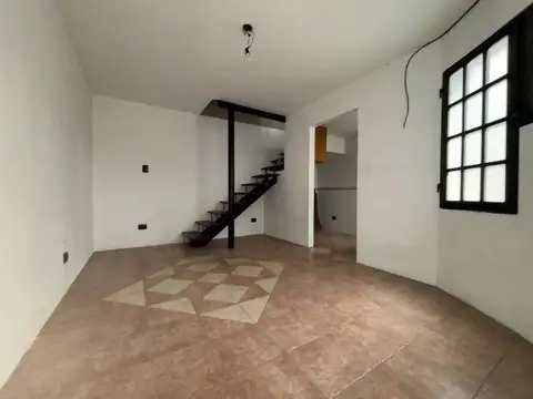 Depto Tipo Casa en Venta de 1 dormitorio